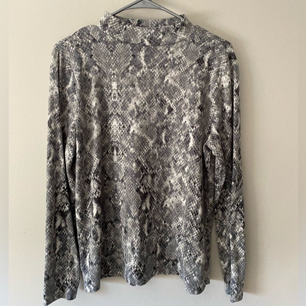 Ann Taylor Factory Gray Snake Print Mock Neck Long Sleeve Top | Size Large NWOT